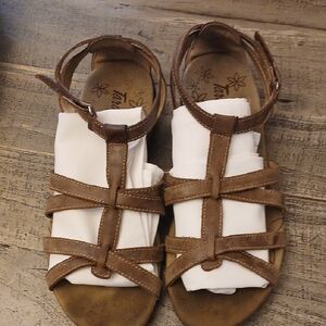 Womens TaraM Brown Leather Sandals Size 9